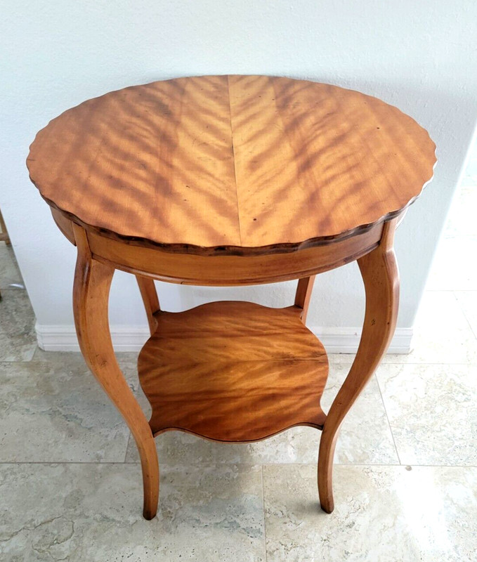 Antique RJ Horner NY Solid Wood Scallop Side / End Table with Shelf 28''Tall