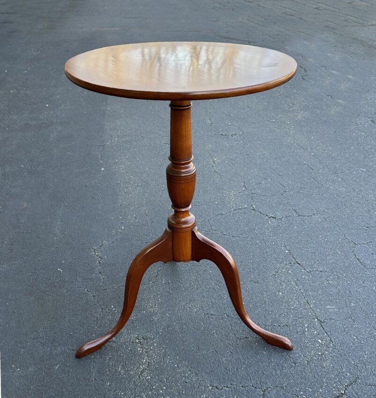 Fine bench made Queen Anne style snake foot candle stand. Early to mid 20th cent gallery