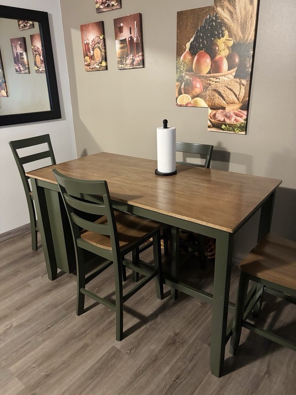 Gesthaven Counter Heights Dining Table with 4 dining Chairs. Green Wood