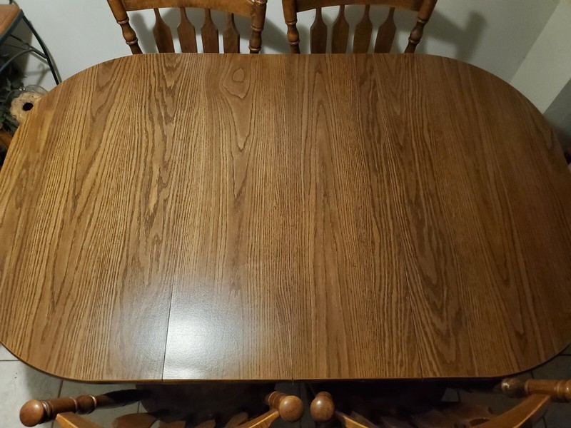 Beautiful Adjustable Wood Kitchen Table & 4Legs, 6 Seat Dining Table (Pick Up)