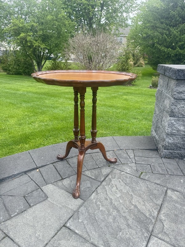 Vintage Pie Crust Triple-Pillar Pedestal Table | Ball & Claw Feet H29xD26”