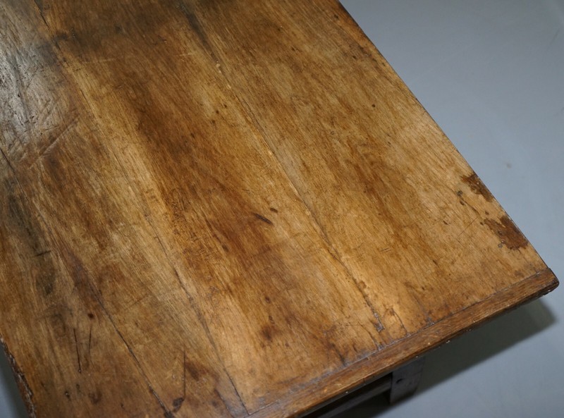 VERY RARE CHARLES I 1630 OAK REFECTORY DINING HALL TABLE, PLAISH HALL SHROPSHIRE gallery
