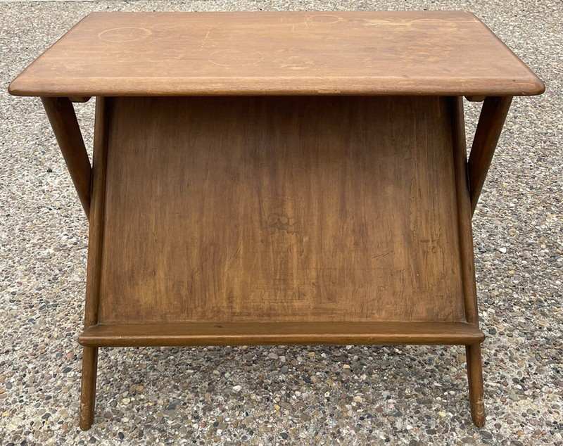 Vintage Mid Century Heywood Wakefield Side Table with Magazine Shelf gallery