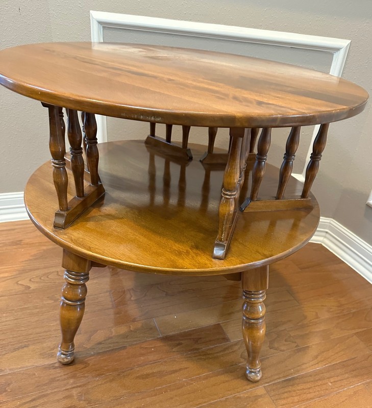 Ethan Allen Heirloom Nutmeg Maple Colonial Early American 28" Round Accent End gallery
