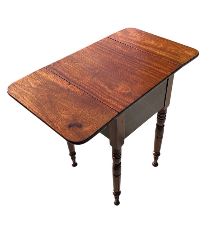 ANTIQUE SHERATON VERMONT MAHOGANY DROPLEAF WORK TABLE WITH SANDWICH GLASS PULLS gallery