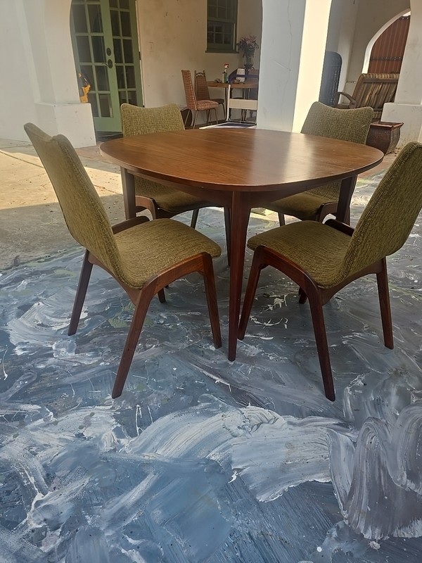 Mid-Century Modern Walnut Dining Table Expands with 4 Chairs gallery