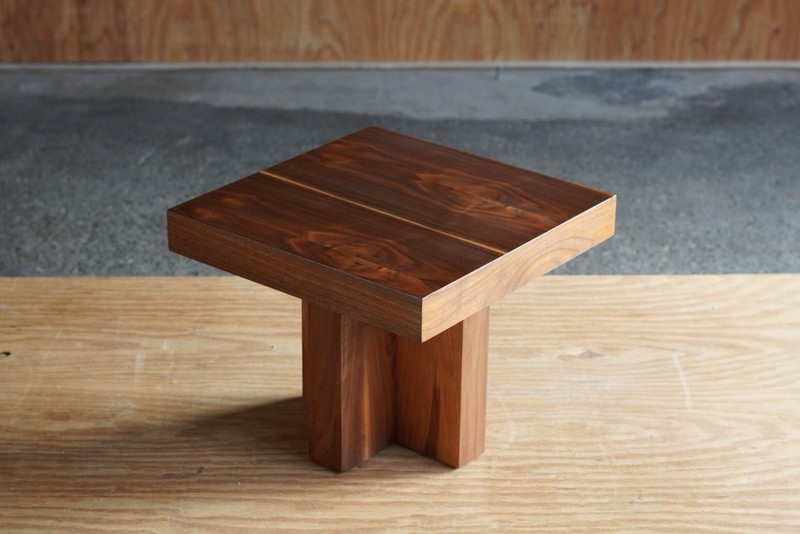Milo Baughman Walnut Cruciform Side Table gallery
