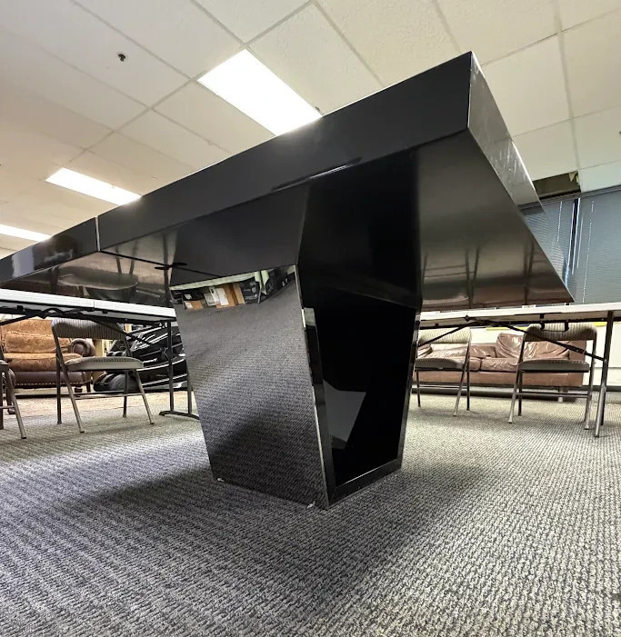 Cantoni Dress Code Square Dining Table