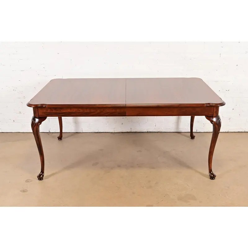 Ethan Allen Queen Anne Cherry Wood Extension Dining Table, Newly Refinished gallery