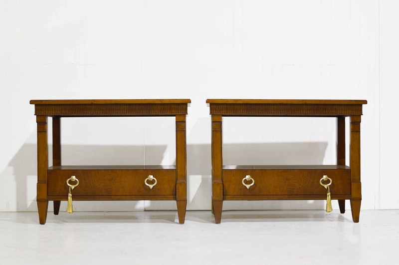 Mid Century Transitional Side Tables by Baker Furniture- A Pair gallery