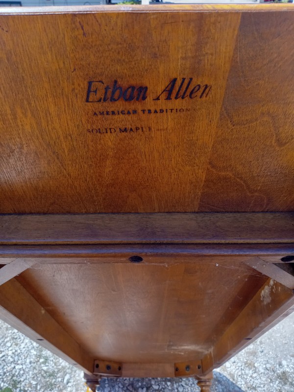 Mid Century Maple Ethan Allen Coffee Table (EA89) gallery