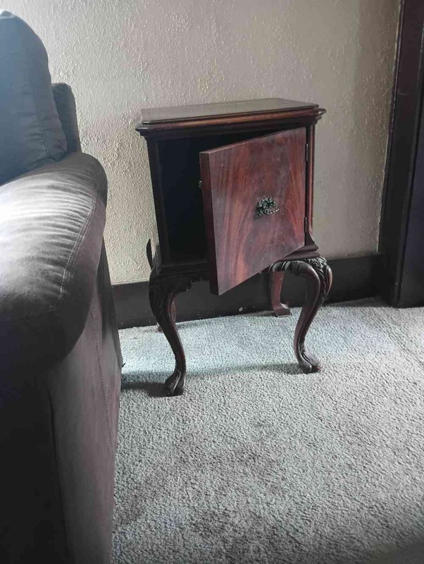 Mahogany Carved Cabriole Leg Accent Table w/ Door