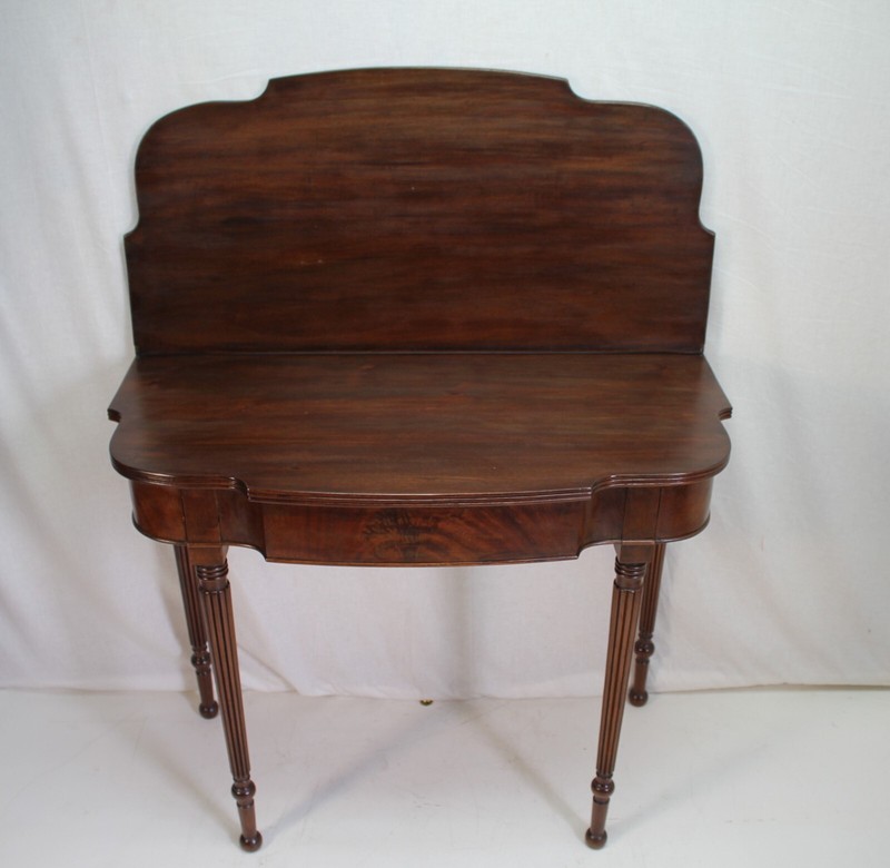 Exquisite 1920s American Sheraton Mahogany Console Table - Antique Elegance gallery