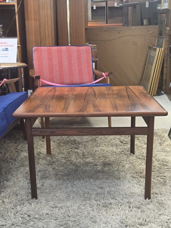 Vintage haug snekkeri rosewood side table