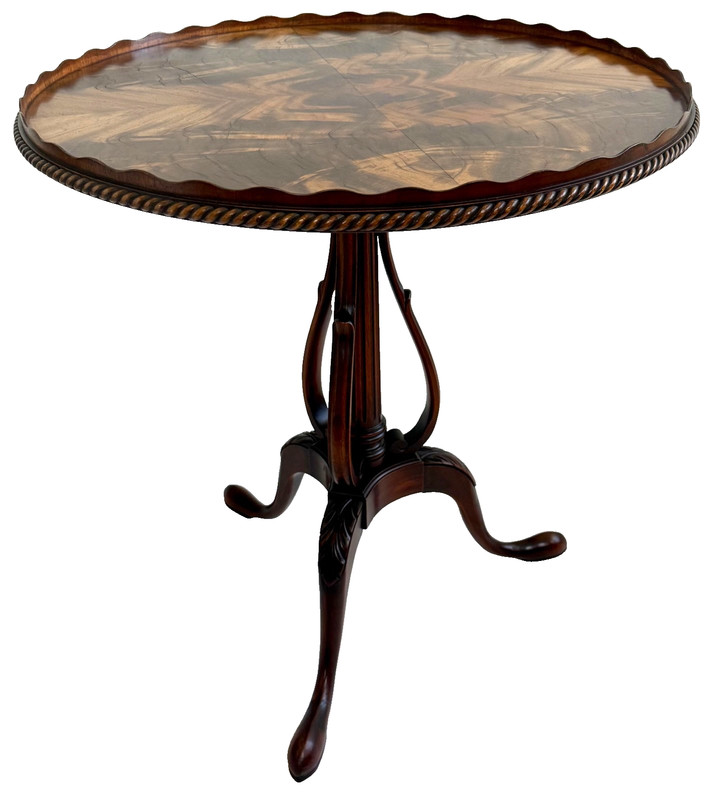 Mid 20th-C Queen Anne Flame Mahogany Round Side Table