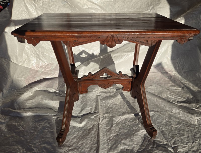 HAS ORIGINAL LABLE Antique Stadtfeld & Wolf Victorian Eastlake Center table