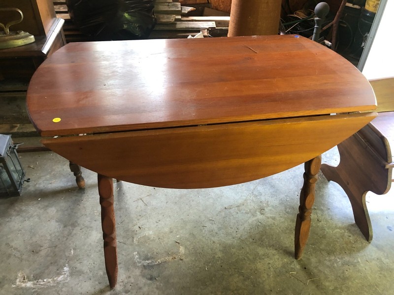 Antique Drop Leaf Wood Table- 42 in length x 29 wide circle; 29 in wide leafs do
