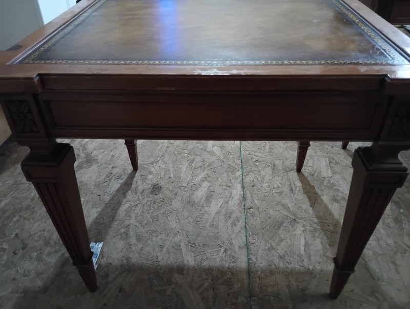 Weiman Heirloom Vintage End Tables Set of 2 Leather Top gallery