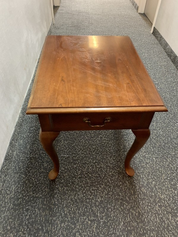 Thomasville Collectors Cherry End Table #10131-210 gallery