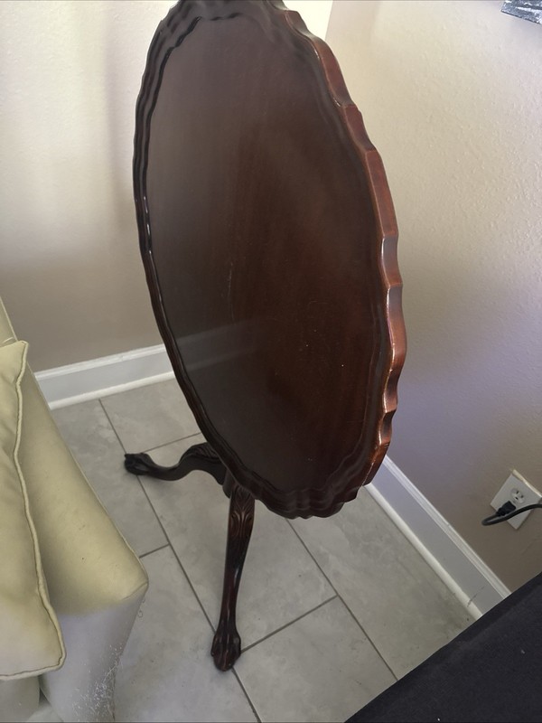 Antique English Mahogany Chippendale Tilt-Top Pie Table – 1920s-50s gallery