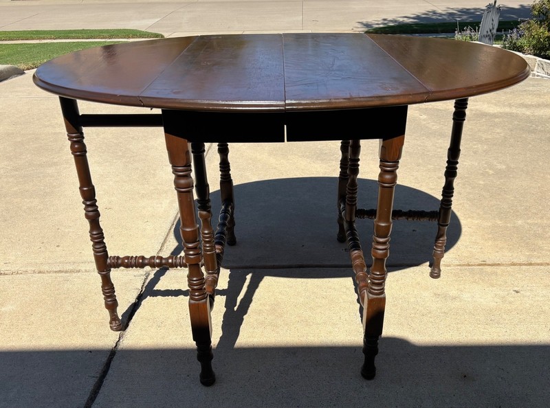 Antique Oval Dropleaf Gate Leg Table with Three 8”leaves gallery