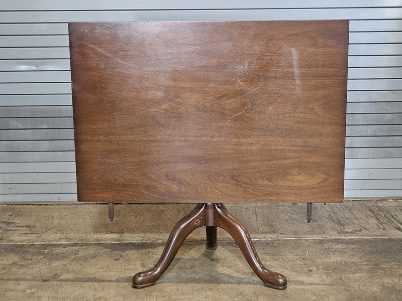 Kittinger Williamsburg Mahogany Three Pedestal Dining Table CW 66 65 gallery