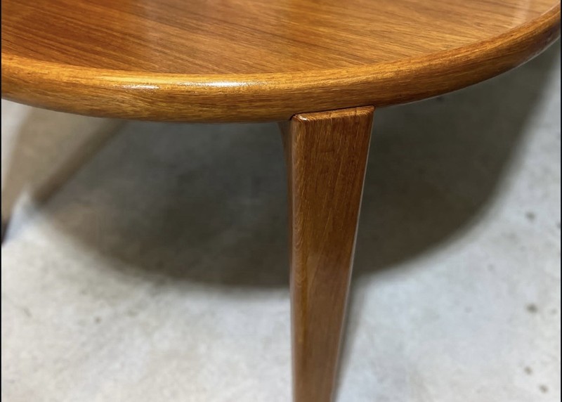 Mid Century Modern Vintage Danish Teak Round Oval Extendable Dining Table gallery