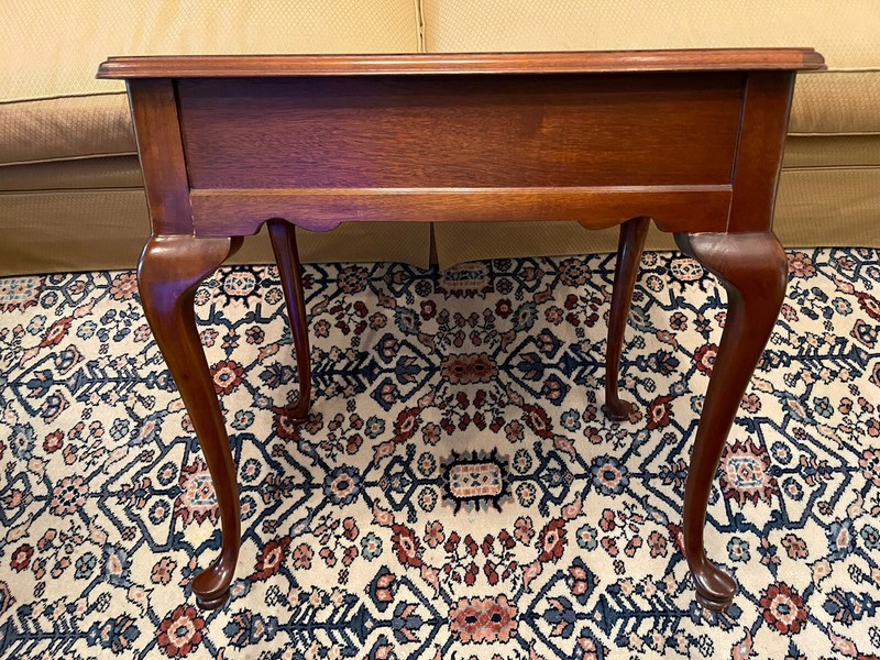 Councill Craftsmen Mahogany Queen Anne Side End Table w/ Drawer gallery