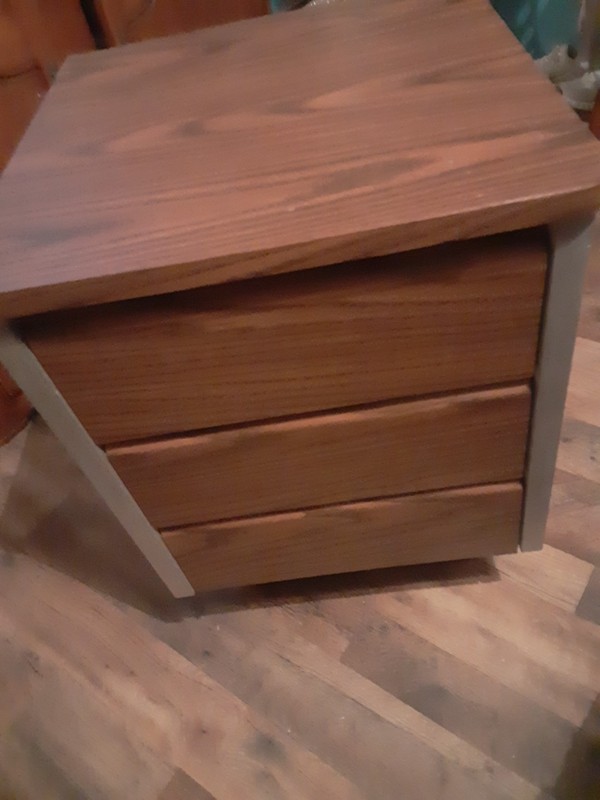 Baker Mfg. 3dwr. Nightstand
