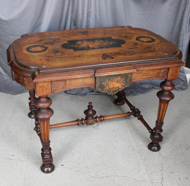 Antique Victorian Renaissance Revival Marquetry Inlaid Walnut Center Table