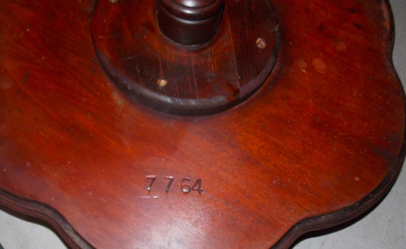 Mahogany Lamp Table / Parlor Table (RP-PRT103) gallery