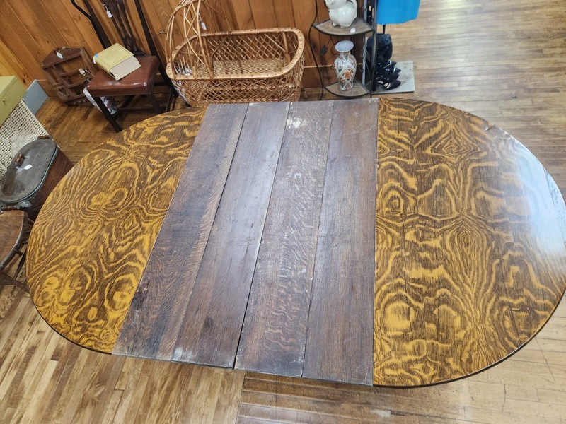 Antique Round Quarter Sawn Oak Dining Table W/carved Lion Heads and Claw Feet gallery