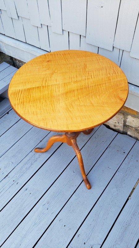 Tiger Maple Queen Anne Style Tripod Table Diameter: 21 1/2″