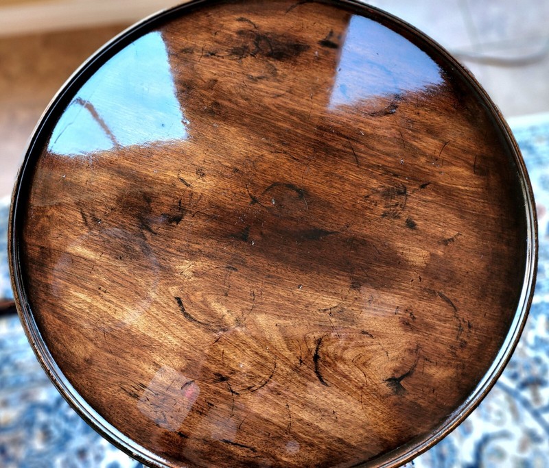 ENGLISH 18TH CENTURY GEORGIAN ROUND END TABLES - A PAIR gallery
