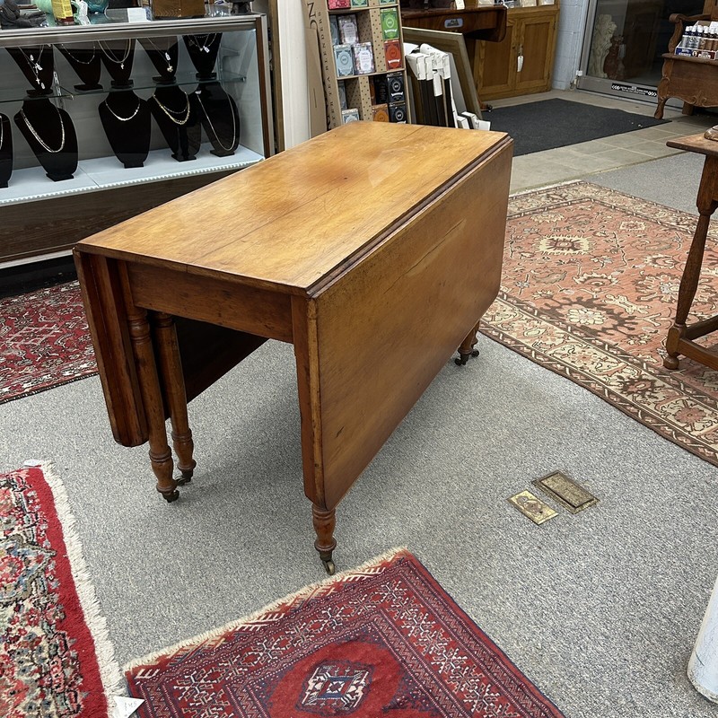 Stunning Antique Large Sheraton Drop Leaf Table With turned legs