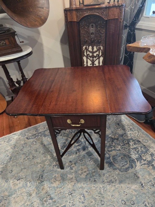 Councill Craftsman Chippendale Mahogany Pembroke Table