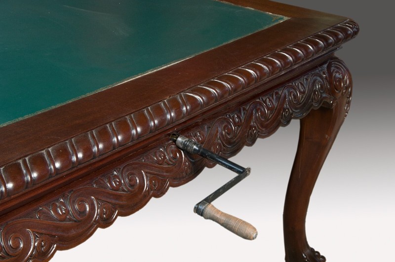 Extendable table (6 metres). Mahogany wood, metal, leather, etc. England, circa gallery