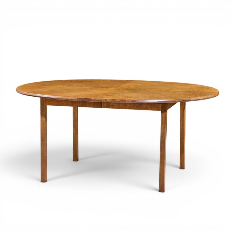 Jack Cartwright for Founders Style Oak Expanding Dining Table with 2 Leaves gallery