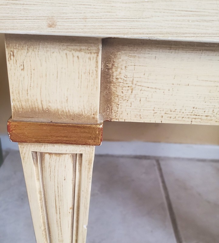 W.A. Berkey & Widdicomb yellow mid century Lewie XVI style side table gallery
