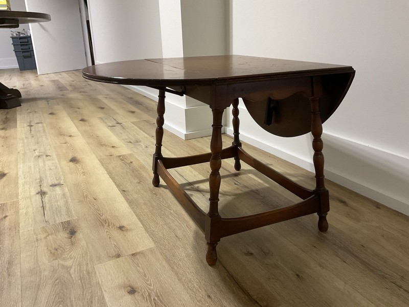 Vintage Cherry Finish Drop-Leaf Gateleg Table – Space Saving Accent/Dining Table gallery