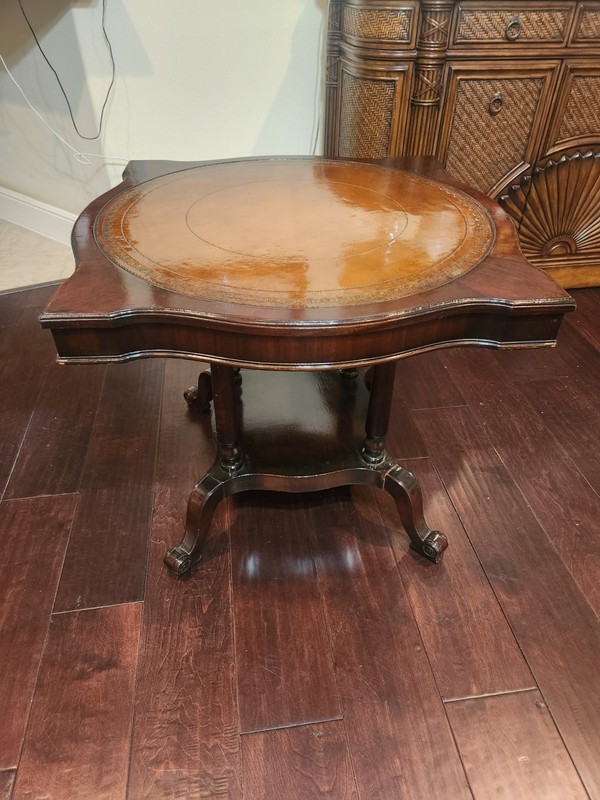 Antique side table with Design inlay. No Shipping Pick-up Only Zip Code 77354