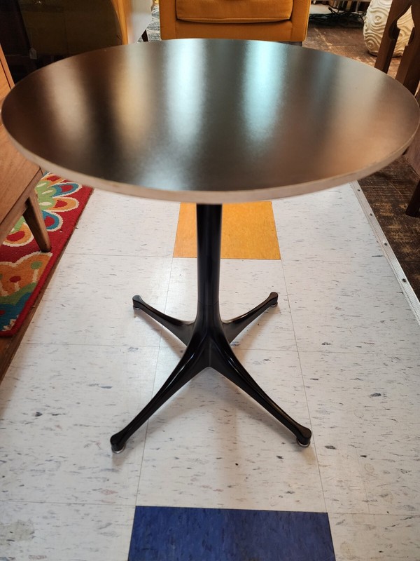 Vintage mid-century modern Side table by Herman Miller gallery