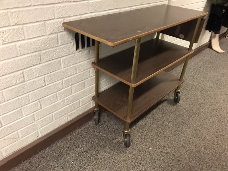 VTG MID CENTURY MODERN MCM WOOD LAMINATE BRASS WHEELED CART T.V. STEREO BAR ETC gallery