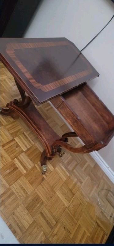 Baker Williamsburg Reproduction Rosewood Banded Burl Lift-Top Game Table gallery