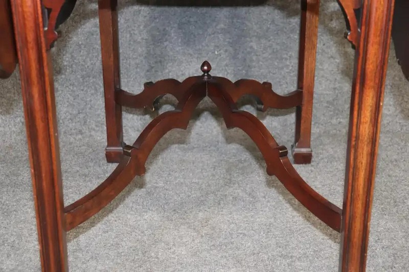 Mahogany Kindel Winterthur Collection Chippendale Drop Leaf Table gallery