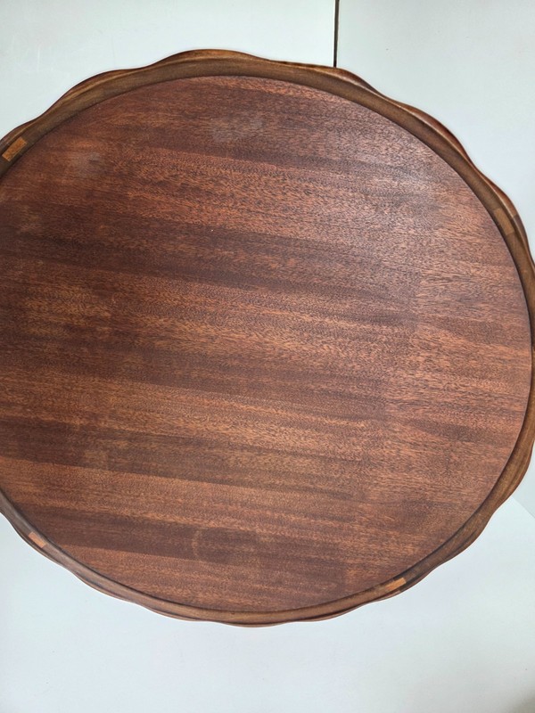 Vintage side, tea or wine table Queen Anne or Regency style four curved legs gallery