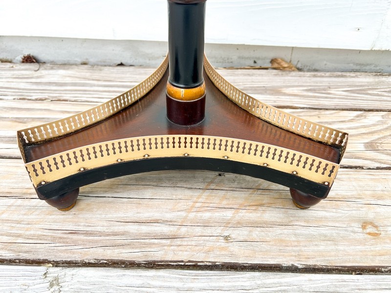Kittinger Regency Style Mahogany Stand w/ Brass Gallery Black & Gold Accents gallery