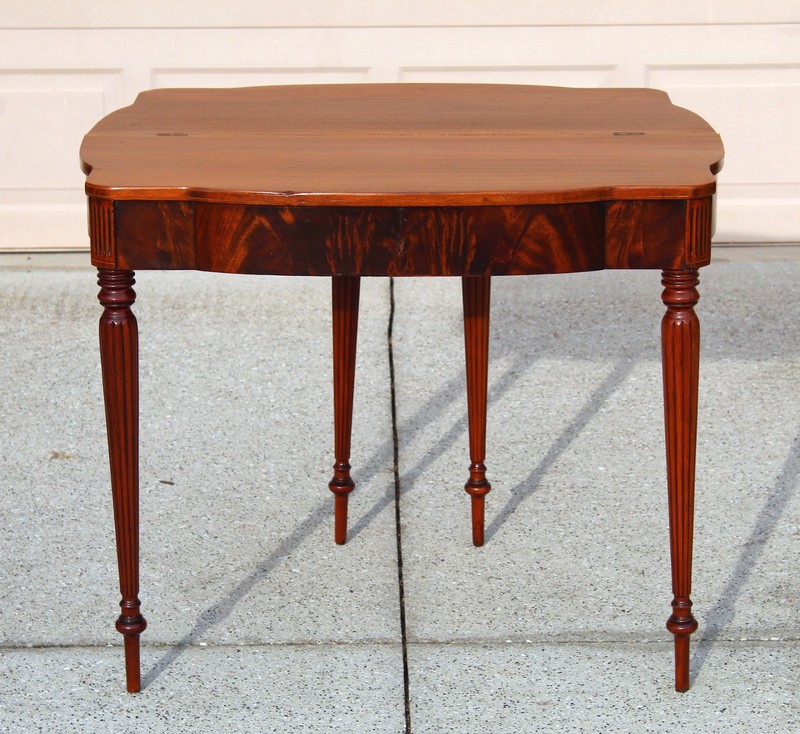 Antique Early 20th-Century Flame Mahogany Gateleg Game Table or Desk gallery