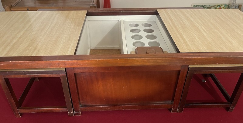 VTG Art Deco Sliding Top Coffee Table W/Bar Inside & Nesting Chairs