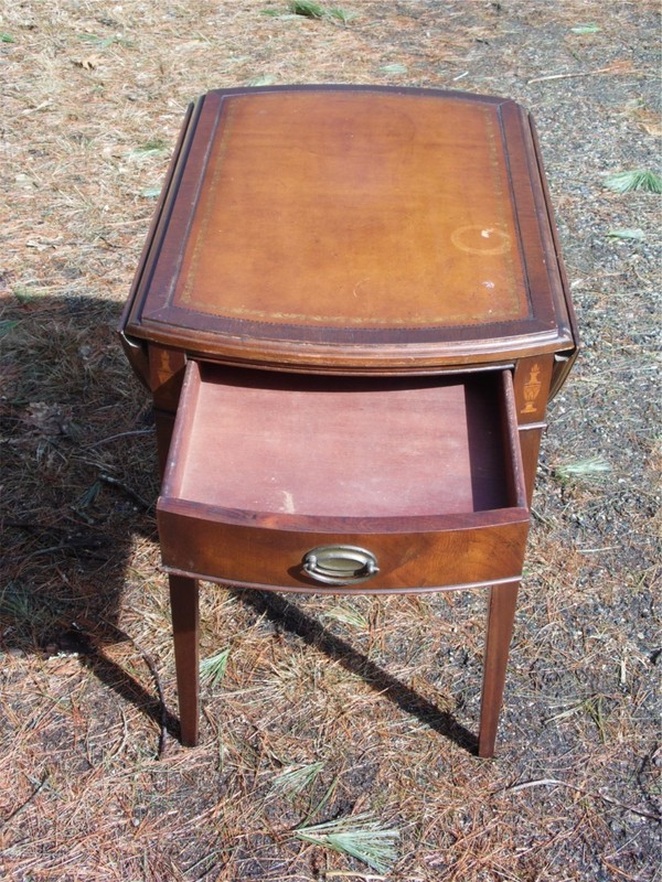 Vintage Hepplewhite Mahogany Drop Leaf Pembroke Table Leather Top End Table gallery
